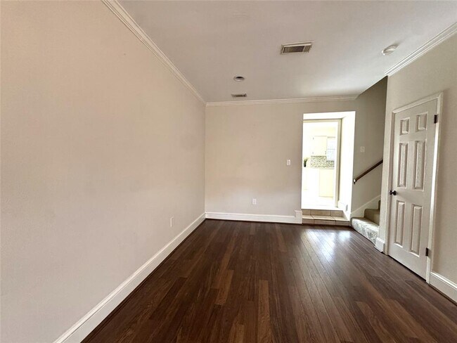Building Photo - 1083 Country Pl Dr
