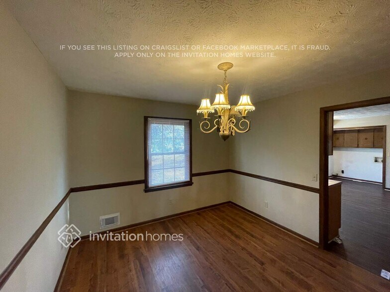 Building Photo - 5120 E Shore Dr SW