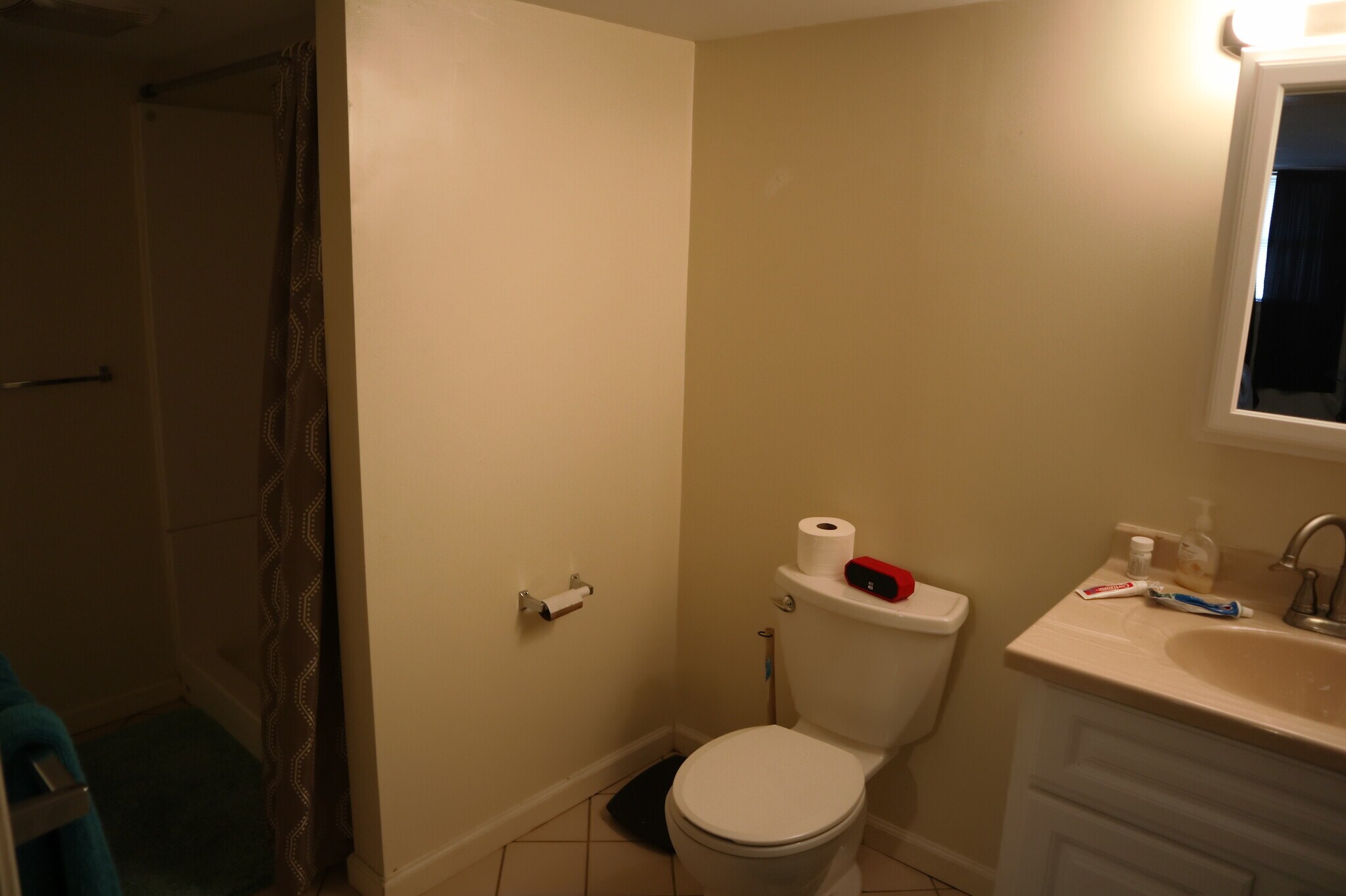 Building Photo - 611 Park St