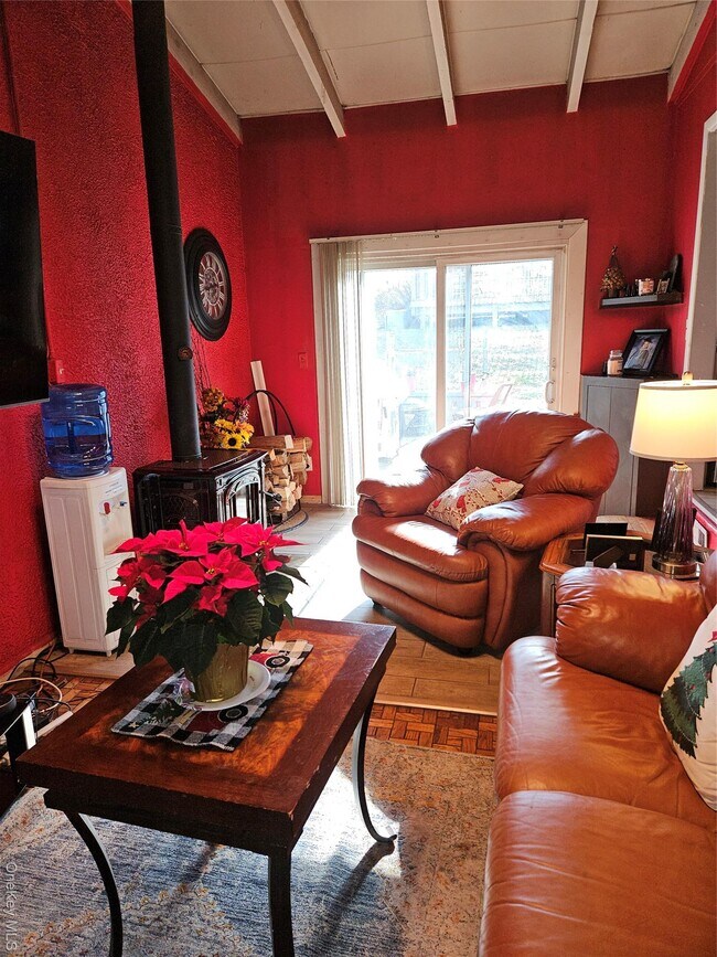 Building Photo - 8 Windmill Ln