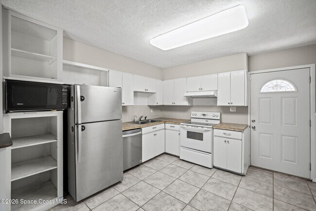 Building Photo - 1137 Delmar Terrace