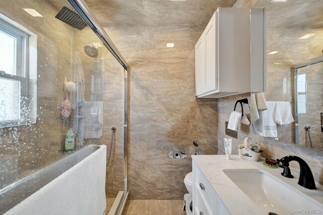 Building Photo - 1701 Burnett St