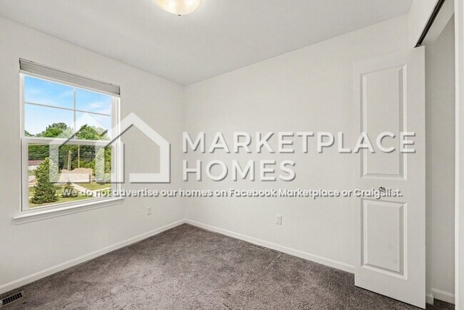 Building Photo - 4596 Bradley Cir