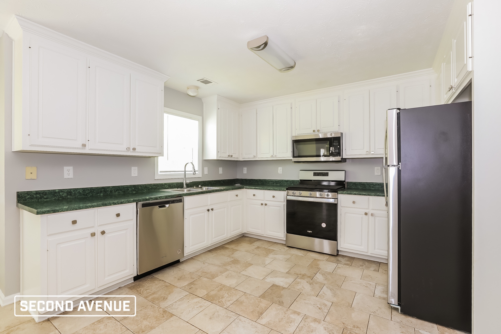 Building Photo - 512 Gatewood Dr