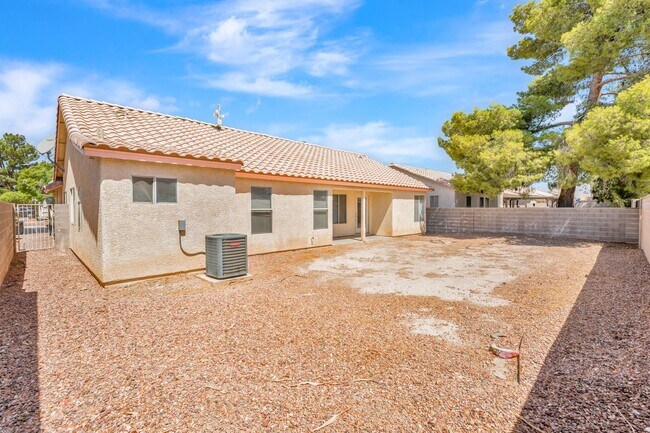 Building Photo - Comfort, Style & Single-Story Living in a Prime North Las Vegas Location!