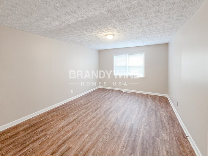 Building Photo - 112 Valerie Ct