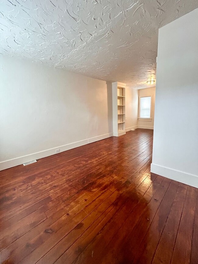 Building Photo - Beautifully Updated Home in Lancaster City!