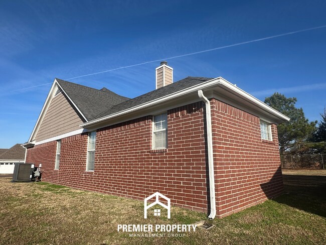 Building Photo - Newly Renovated 3BR Cordova Home | Vaulted Ceilings, Fireplace, 2-Car Garage & Luxury Primary Suite