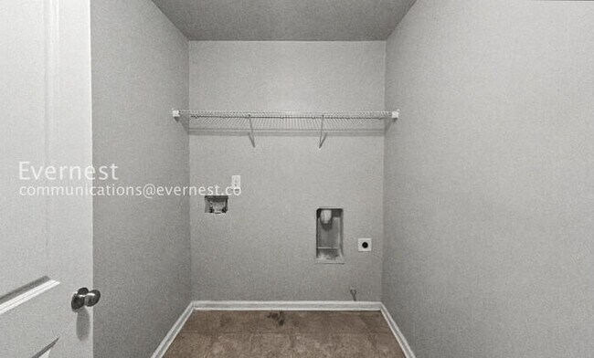 Building Photo - Beautiful 4-Bedroom Home: Comfort and Convenience Await / Pet-Friendly / Vouchers Accepted.