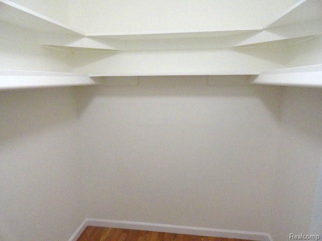 Building Photo - 250 E Thirteen Mile Rd