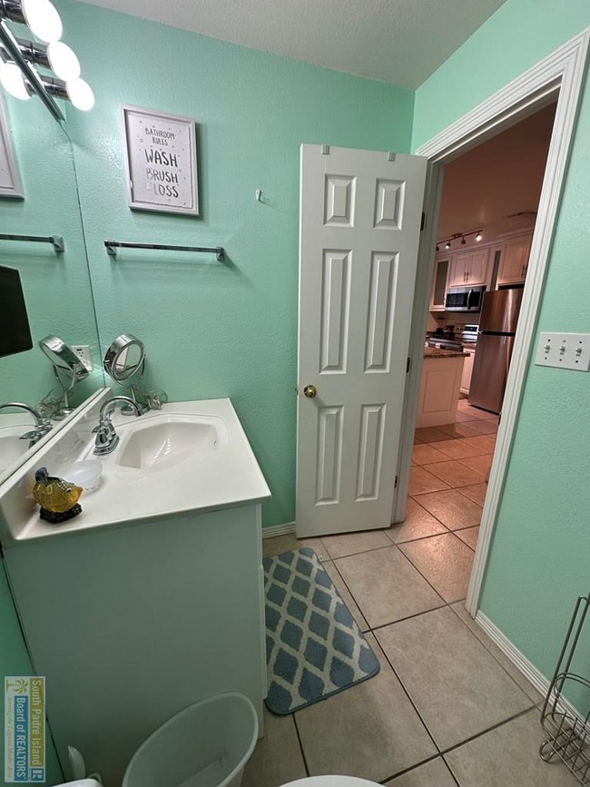 Building Photo - 111 E Polaris Dr