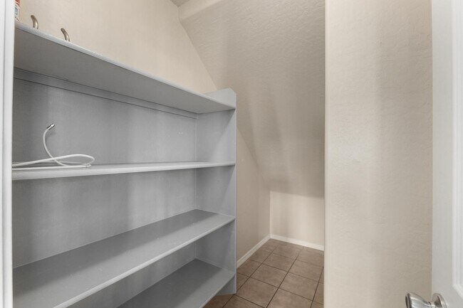 Building Photo - 2150 E Bell Rd