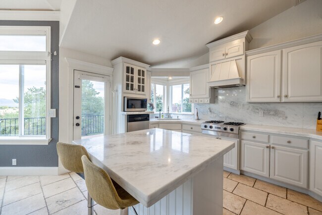 Building Photo - 10098 Wasatch Blvd