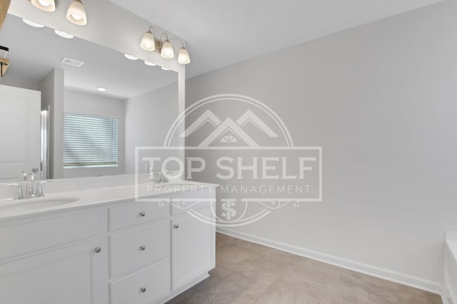 Building Photo - 102 Jaxton St