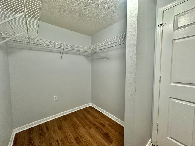 Building Photo - 10000 SW 52nd Ave