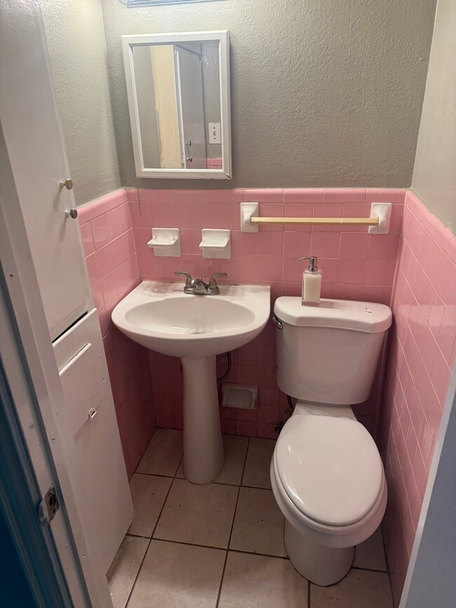 Building Photo - 3502 Michigan Ave