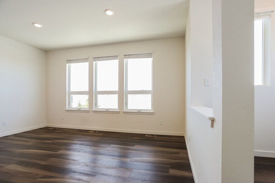 Building Photo - 4748 N Tower Ct