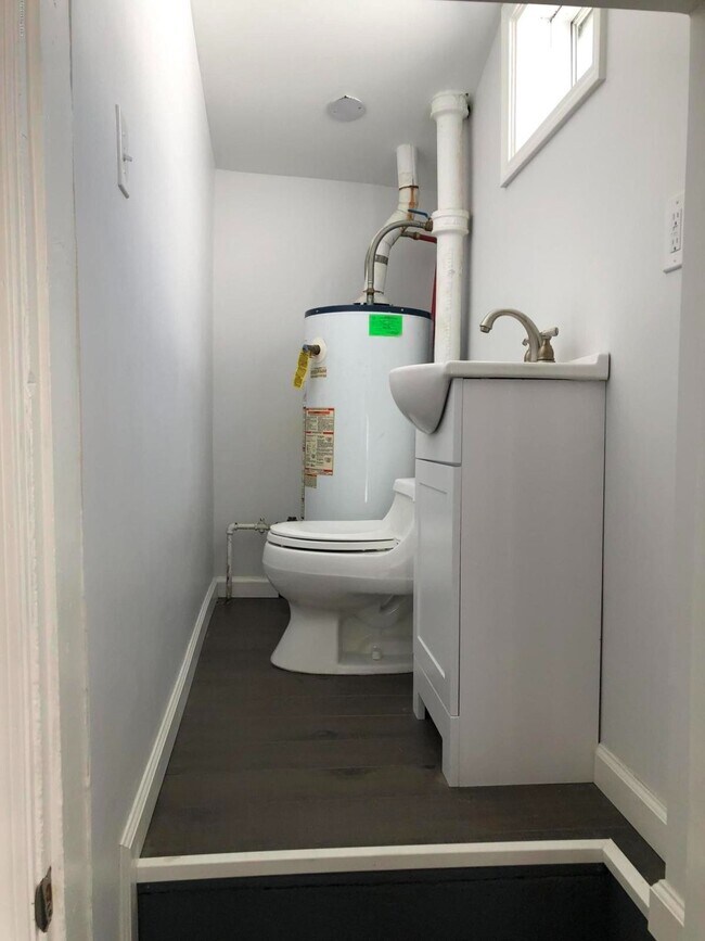 Building Photo - 1523 Christy Ave