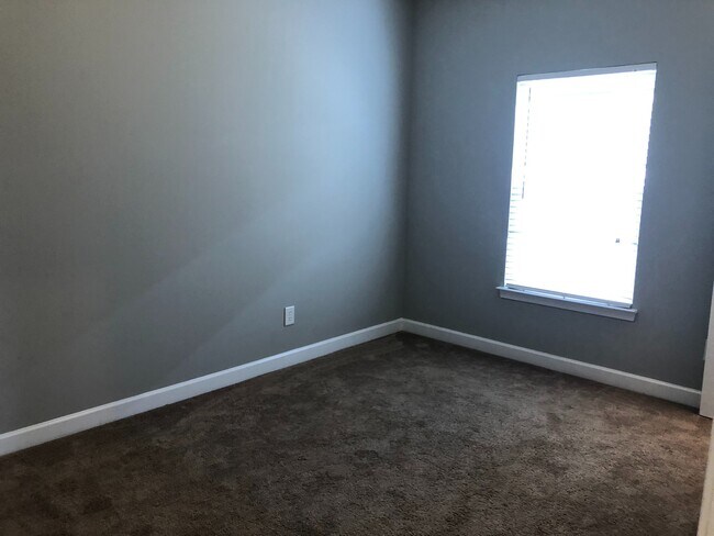 Building Photo - Waxhaw Location!