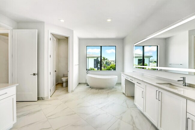 Building Photo - 9099 Silver Marsh Ln