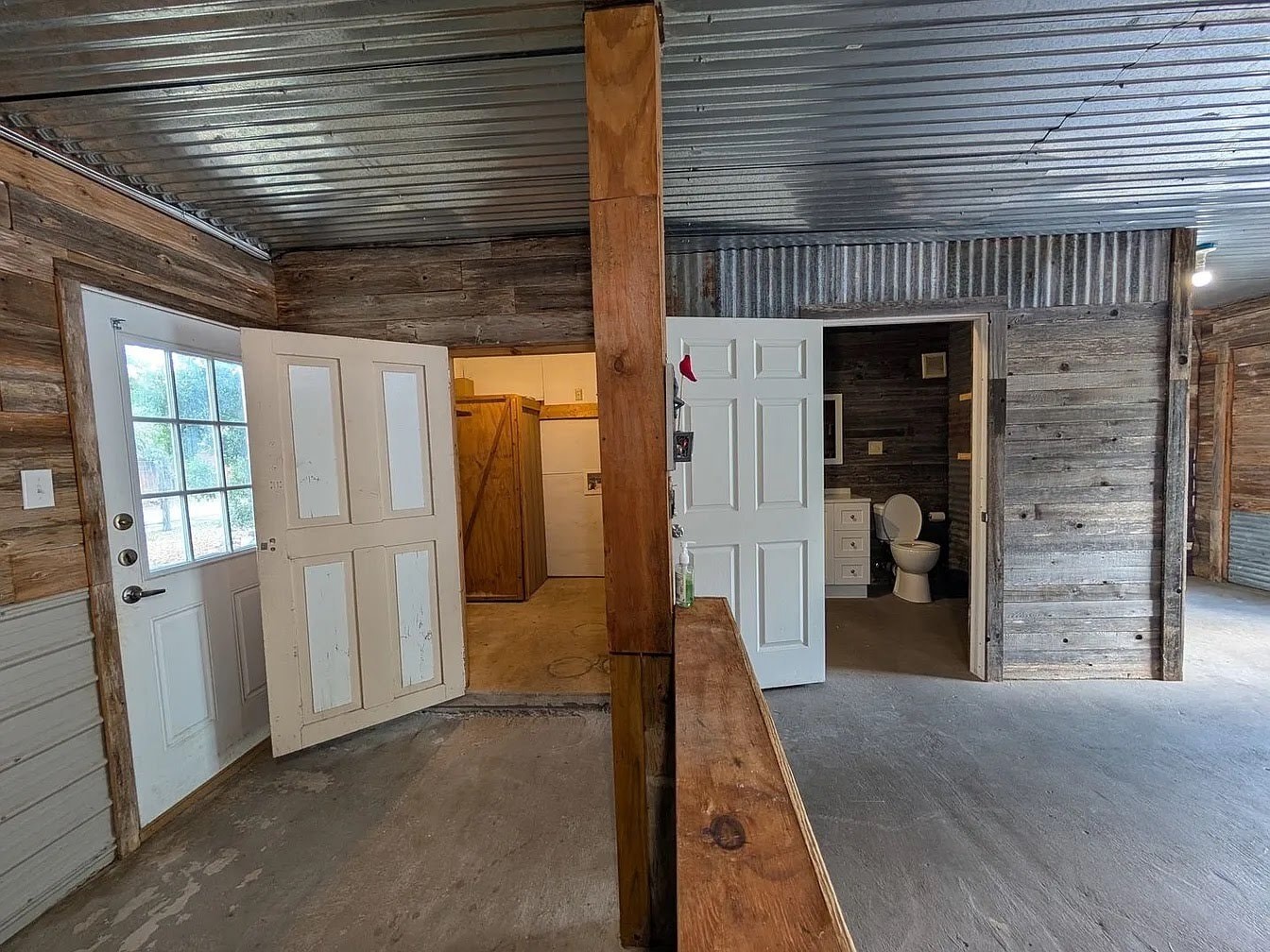 Building Photo - 890 Josephine St