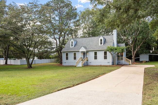 Building Photo - Charming Renovated Knightdale Home with Sp...