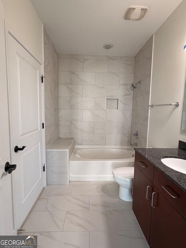 Building Photo - 44 Peachtree Pl NE