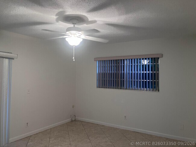 Building Photo - 209 Camden I
