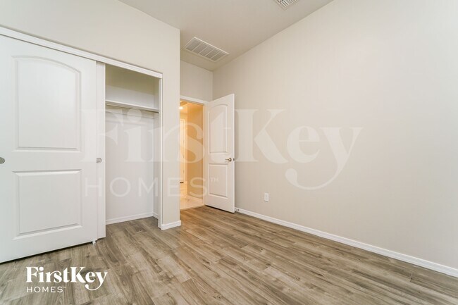 Building Photo - 7875 N Scholes Ave