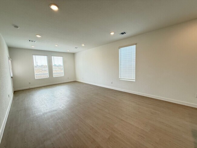 Building Photo - Brand New Lennar Home | 4 Bed | 3.5 Bath |...
