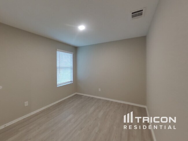 Building Photo - 9603 Littleton Grist
