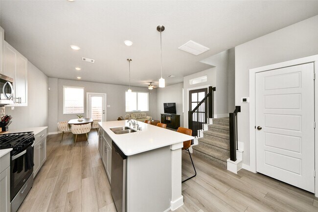 Building Photo - 14810 Slow River Ave