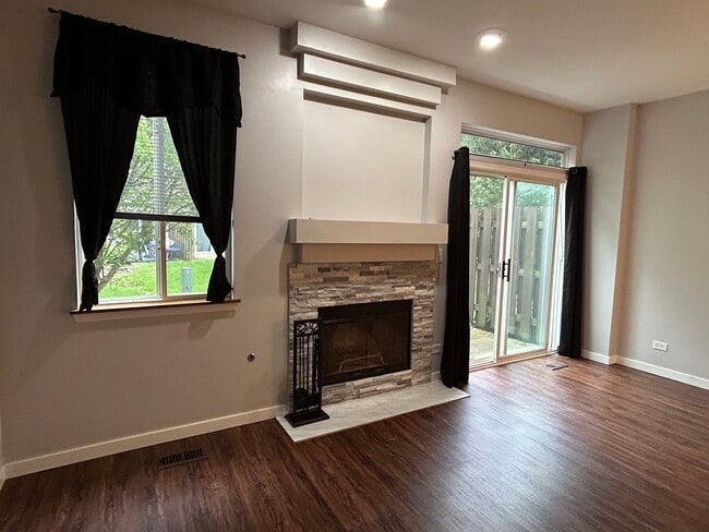 Building Photo - 1385 Redbridge Ct