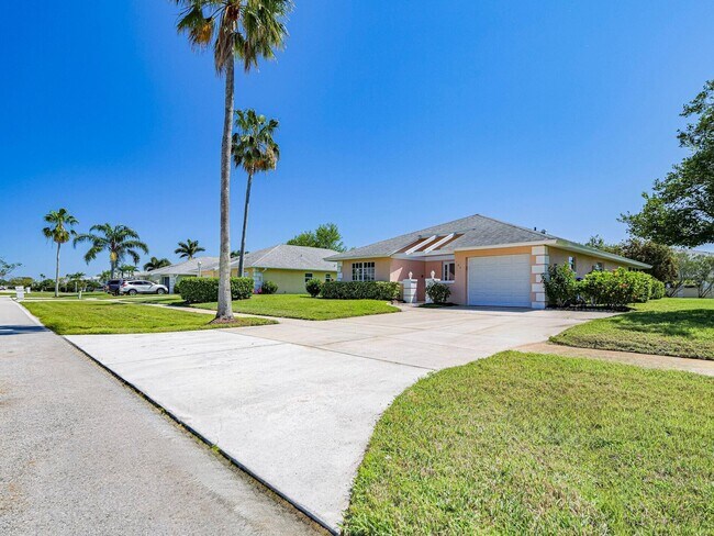 Building Photo - 105 Grove Island Cir
