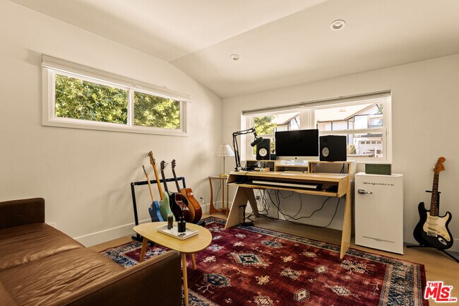 Building Photo - 4841 Don Pio Dr