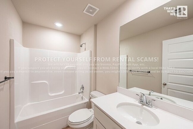 Building Photo - 2215 9th St
