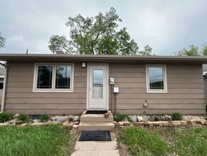 Building Photo - Fully Furnished Lake Home Available Sept. 15th, thru May 15th