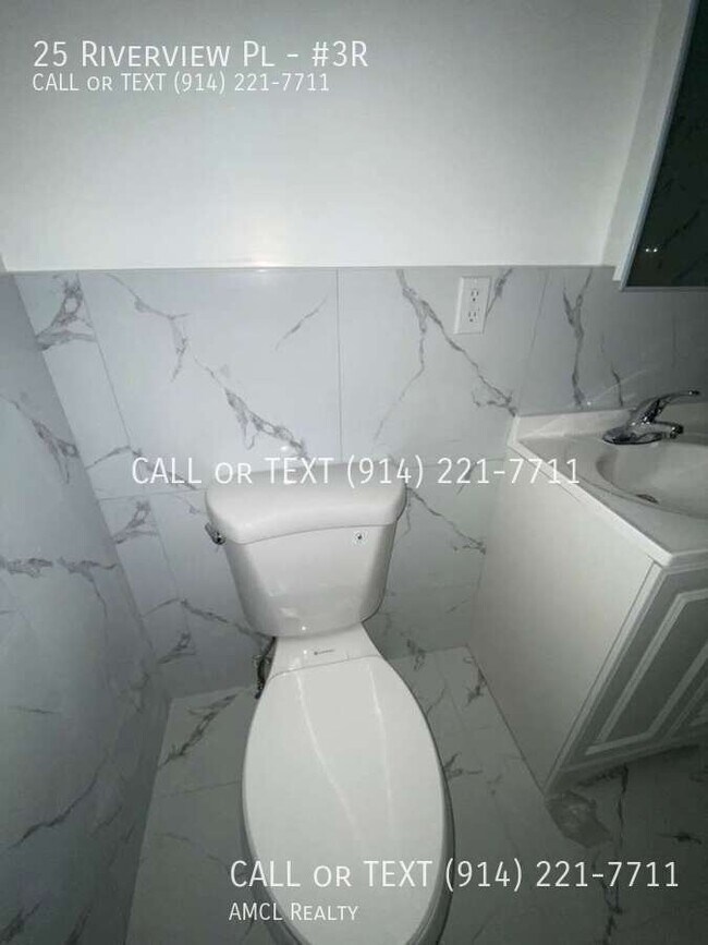 Building Photo - 25 Riverview Pl