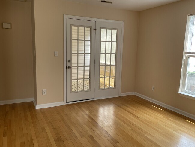 Building Photo - 1508 Parks Ave