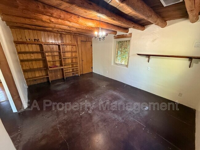 Building Photo - 511 15th St NW