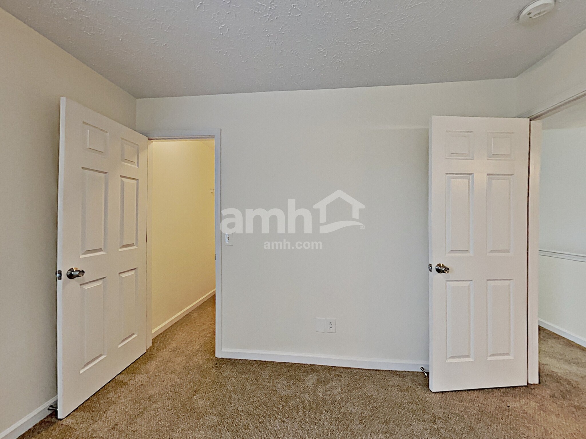 Building Photo - 615 Blossom Hill Dr