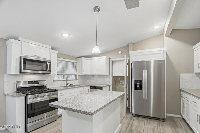 Building Photo - 10164 Dunbarton Dr