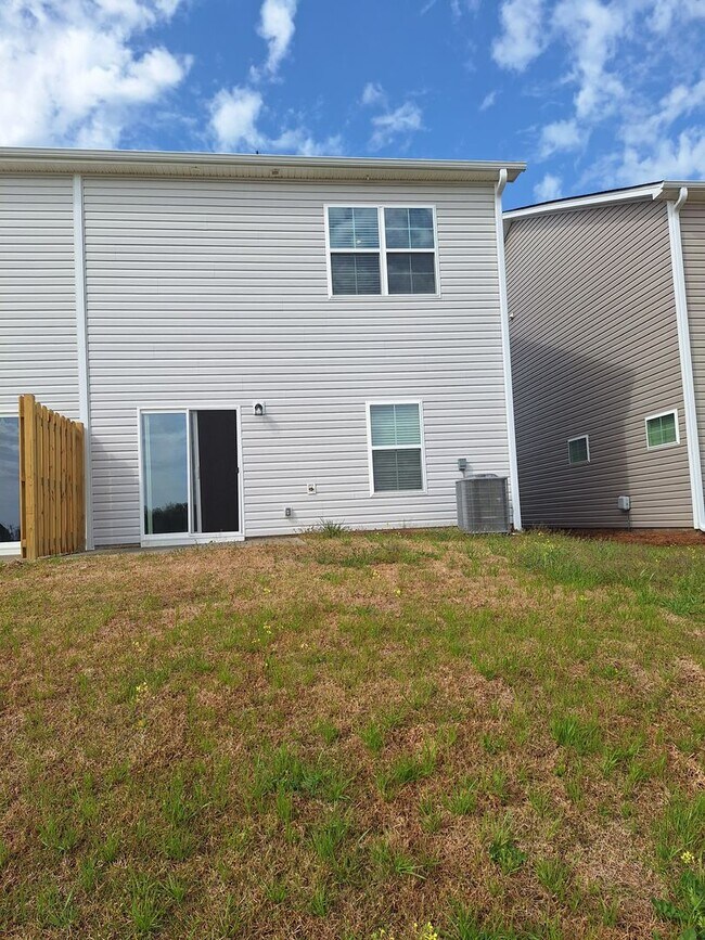 Building Photo - 725 Gatestone Ln