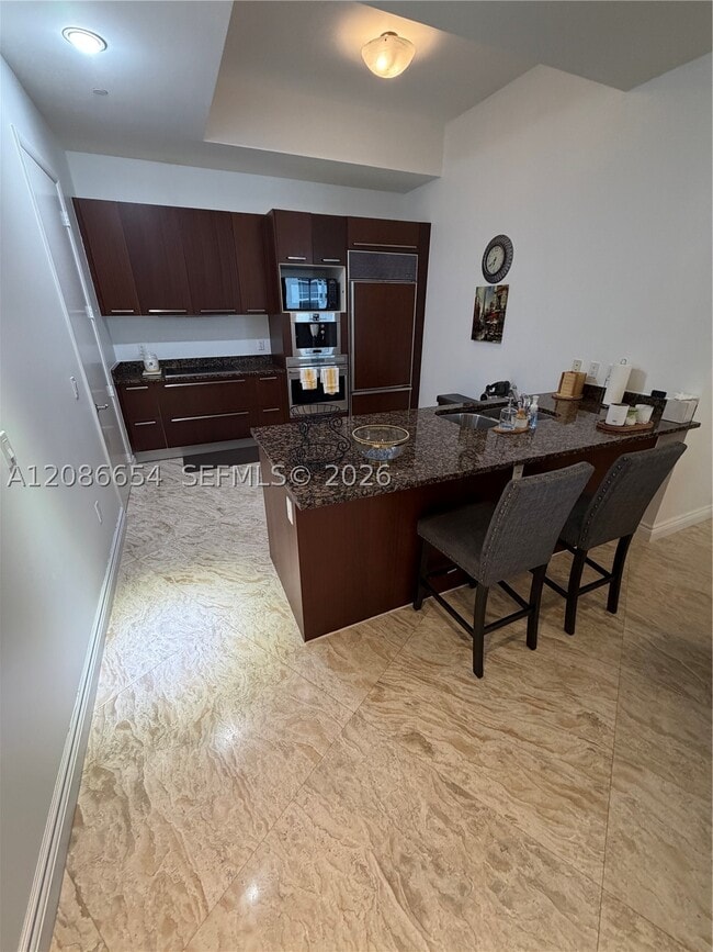 Building Photo - 15901 Collins Ave