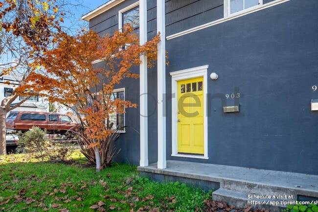 Building Photo - 903 61st St