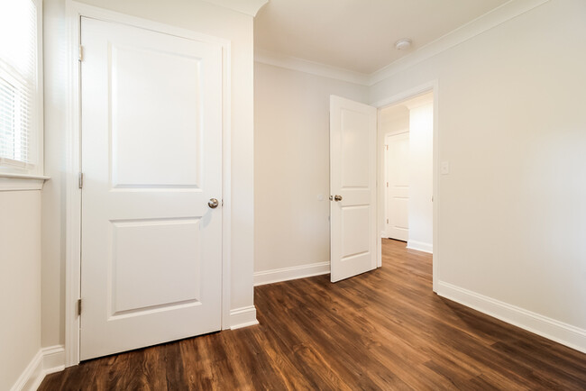 Building Photo - 3 Bedroom in Greenville