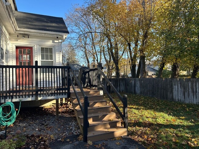 Building Photo - 23 Edwards St