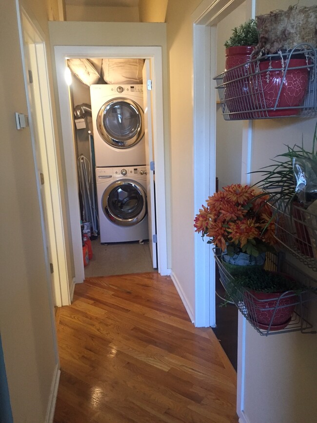 In-unit laundry - 500 S Clinton St