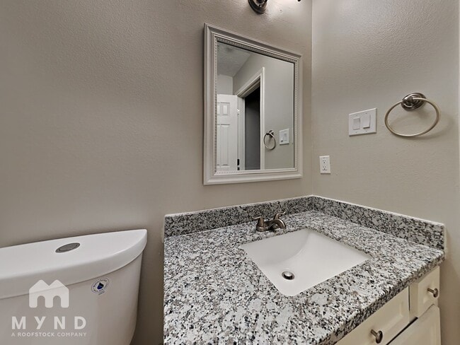 Building Photo - 10507 Scenic Cove Ct