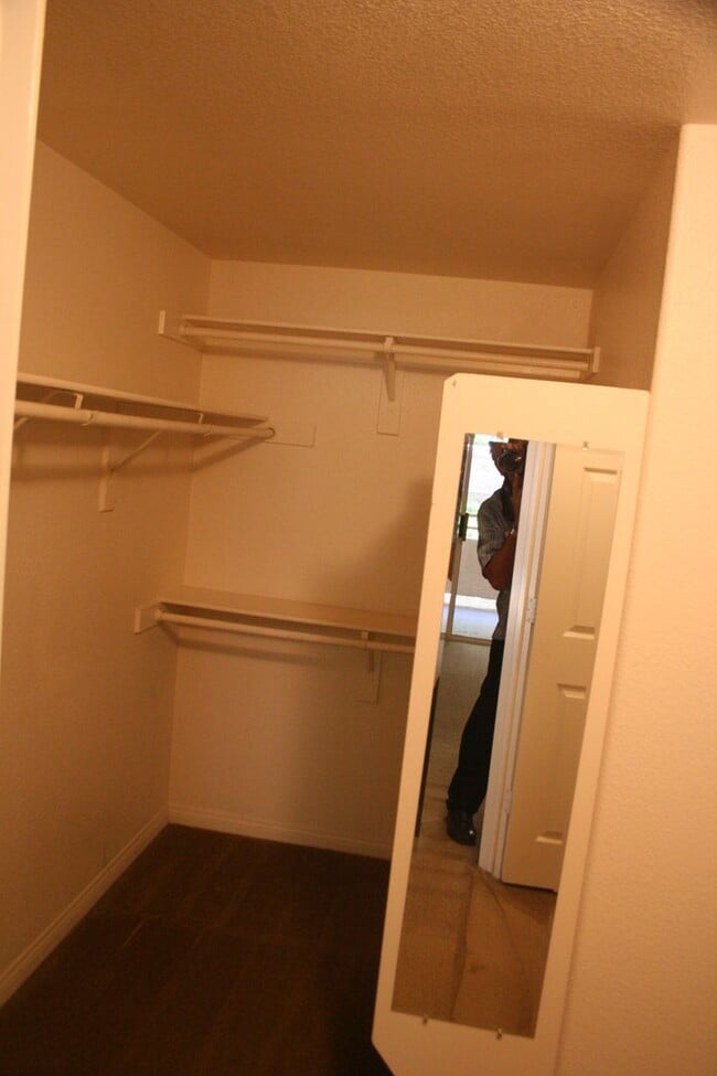 Building Photo - 2 Bed, 2 Bath, downstairs, 1 Story Unit, 1...
